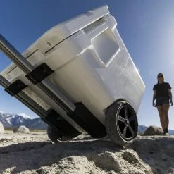 Yeti Coolers ROADIE 48 WHEELED - Kühlbox -Marmot Shop 5638039355 aa roadie 48 wheeled yeti coolers 24