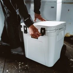 Yeti Coolers ROADIE 48 WHEELED - Kühlbox -Marmot Shop 5638039355 x roadie 48 wheeled yeti coolers 24